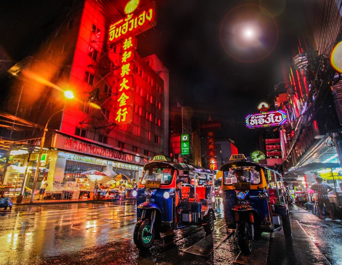 Thailand city evening budgeting for remote workers